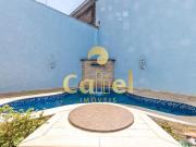 Casa clássica com ambientes amplos e iluminados !