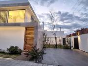 Casa cn alberca y seguridad 24/7 en Jiutepec, Morelos