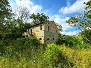 Casa Colonica con Terreno in vendita a Fermo