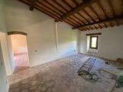 Casa colonica di ampia superficie in posizione dominante...