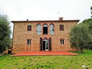Casa colonica ristrutturata con parco e vista panoramica...