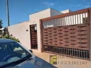 Casa com 02 dormitórios para locação no Vila Nobre