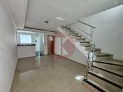 Casa com 02 Quartos e 1 vga, Bairro Copacabana Belo...