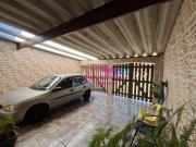 CASA COM 02 QUARTOS EM LOCALIZAÇÃO PRIVILEGIADA Á VENDA...