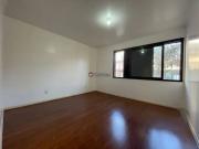 Casa com 03 dormitÃ³rios e 02 banheiros no centro REF: C1616