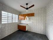 Casa com 03 dormitÃ³rios sendo 01 SuÃte, Vila Castelo...