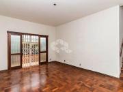 Casa com 03 dormitórios Bairro Jardim Sabará