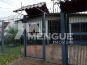 Casa com 03 dormitórios e 04 vagas de garagem, à venda...