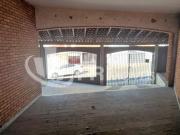 Casa com 03 dormitórios e edícula à venda Parque das...