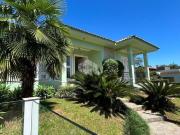 CASA COM 03 DORMITÓRIOS NO JARDIM EUROPA