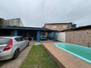 casa com 03 quartos e piscina lado praia