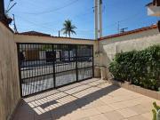 Casa com 04 dormitórios, com piscina, á 100 metros da...