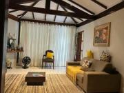 Casa com 04 quartos em condominio