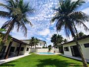 Casa com 05 Dormitórios à Venda ou Locação Jardim...
