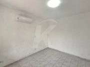 Casa com 1 quarto, sala, cozinha, banheiro e área de serviço