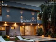 Casa com 240m², 03 suítes todas com closet sendo 01...