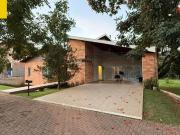 CASA COM 257 M² DE ÁREA CONSTRUÍDA E 3 DORMITÓRIOS NO...