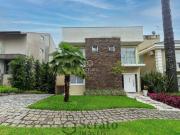 Casa com 286m² em condomínio fechado em Santa Feli