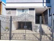 Casa com 2 dormitórios à venda, 100 m² por R$...