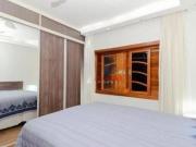 Casa com 2 dormitórios à venda, 120 m² por R$ 650.000,00...