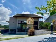 Casa com 2 dormitórios à venda, 162 m² por R$...