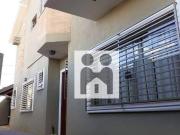 Casa com 2 dormitórios à venda, 165 m² por R$ 530.000...