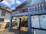 Casa com 2 dormitórios à venda, 203 m² por R$...