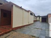 Casa com 2 dormitórios à venda, 239 m² por R$ 650.000,00...