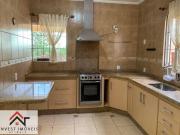 Casa com 2 dormitórios à venda, 260 m² por R$ 850.000,00...