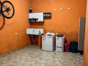 Casa com 2 dormitórios à venda, 66 m² por R$ 300.000...