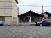 Casa com 2 dormitórios à venda, 67 m² por R$ 430.000,00...