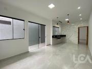 Casa com 2 dormitórios à venda, 68 m² por R$ 410.000...