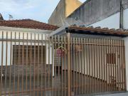 Casa com 2 dormitórios à venda, 70 m² por R$ 320.000,00...