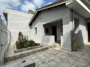 Casa com 2 dormitórios à venda, 70 m² por R$ 440.000...