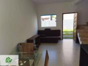 Casa com 2 dormitórios à venda, 77 m² por R$ 330.000,00...