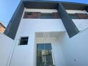 Casa com 2 dormitórios à venda, 77 m² por R$ 365.000,00...