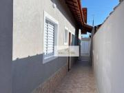 Casa com 2 dormitórios à venda, 77 m² por R$ 380.000...