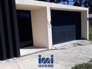 CASA COM 2 DORMITÓRIOS A VENDA EM SJP