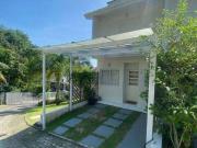 Casa com 2 dormitórios à venda por R$ 650.000,00...