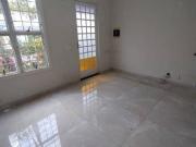 Casa com 2 dormitórios e quintal com churrasqueira à...