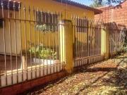Casa com 2 dormitórios, no Jardim Lago dos Paturis à...