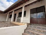 Casa com 2 dormitórios para alugar, 100 m² por R$...