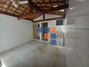 Casa com 2 dormitórios para alugar, 68 m² por R$...