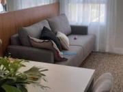 Casa com 2 dormitórios, sala e cozinha integradas em...