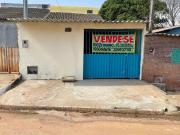 Casa com 2 qts, sala, cozinha, banheiro social e área de...