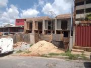 Casa com 2 Quartos e 1 banheiro à Venda, 70 m² por R$...