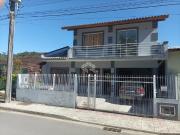Casa com 2 Quartos e 2 banheiros à Venda, 126 m² por R$...