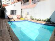 Casa com 2 Quartos e 2 banheiros à Venda, 158 m² por R$...