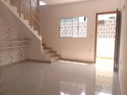 Casa com 2 Quartos e 2 banheiros à Venda, 65 m² por R$...