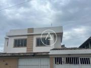 Casa com 2 Quartos e 2 banheiros à Venda, 90 m² por R$...